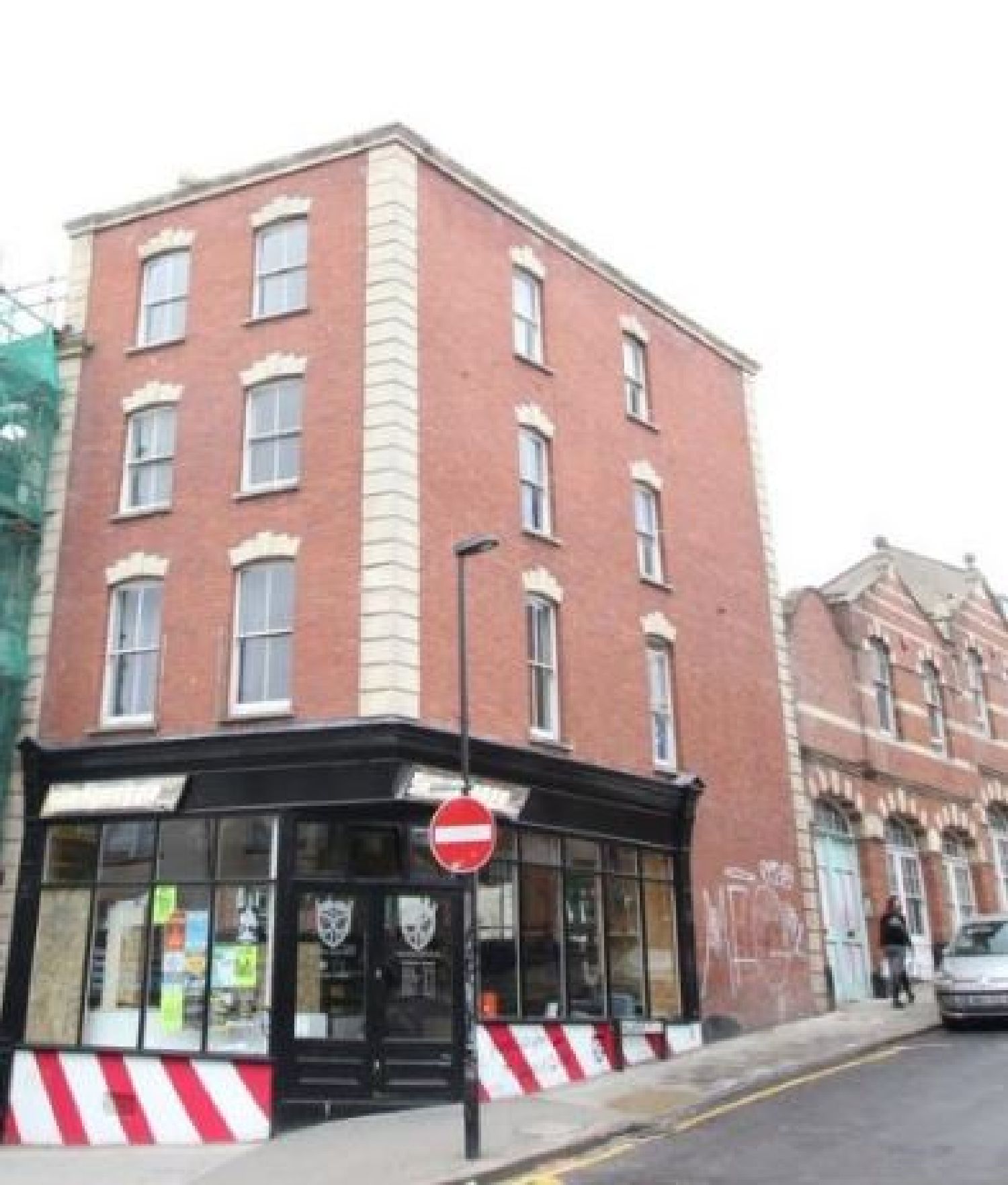 Flat 2 1 Hillgrove Street, Stokes Croft, Bristol Ref 5212 Purple