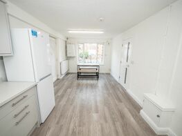 Raddlebarn Court, Selly Oak - Image 4