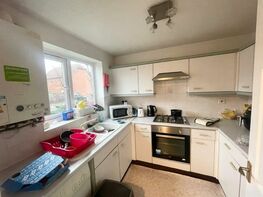 Wicket Grove, Lenton - Image 2