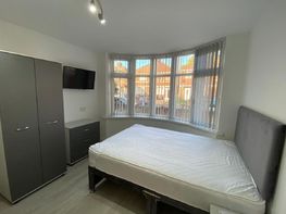 Queens Road, Beeston - Image 2