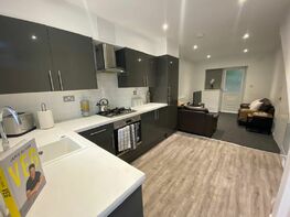 Fladbury Crescent (D), Selly Oak - Image 1