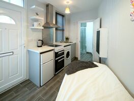 F5 28-32 New Station Rd, Fishponds - Image 1