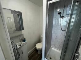 Rm1 56a Hampton Rd, Redland - Image 3
