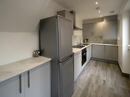 Woodland Way, Kingswood - Image 2