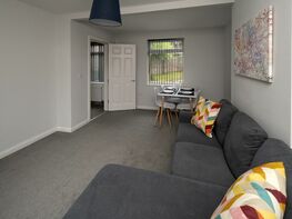 Woodland Way, Kingswood - Image 4