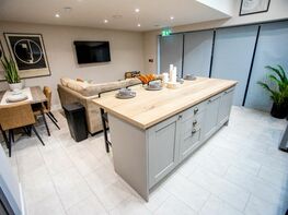 Manor Road (r6), Fishponds - Image 2