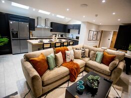 Manor Road (r6), Fishponds - Image 3