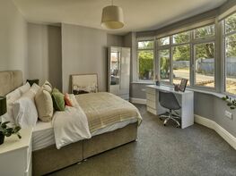 Forest Road (D2), Fishponds - Image 4