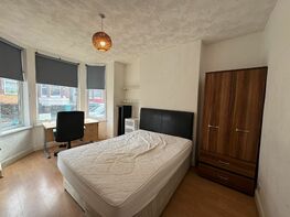 Teversal Avenue (S), Lenton - Image 3