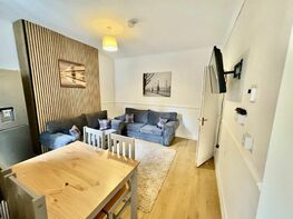 Watkin Street (D), City Centre - Image 2