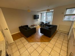 Chapel Court, Lenton - Image 4