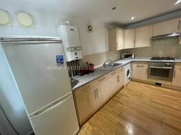 Chapel Court, Lenton - Image 5