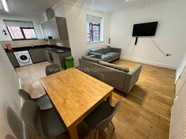 Flat 1 E Arthur Avenue, Lenton - Image 1