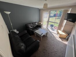 Flat 26 -b16 - Niall Cls, Harborne - Image 1