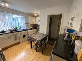 Flat 26 -b16 - Niall Cls, Harborne - Image 2